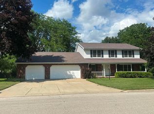 1350 Finch Ln, Green Bay, WI 54313