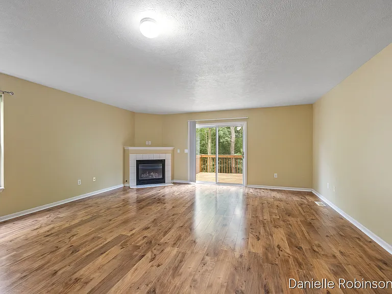 1796 Grand Ridge Ct NE — Photo 4