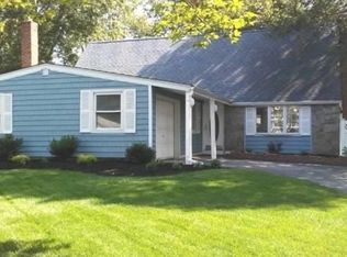 5 Plaza Ln, Selden, NY 11784