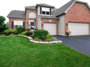 302 Westminster Ct, Oswego, IL 60543