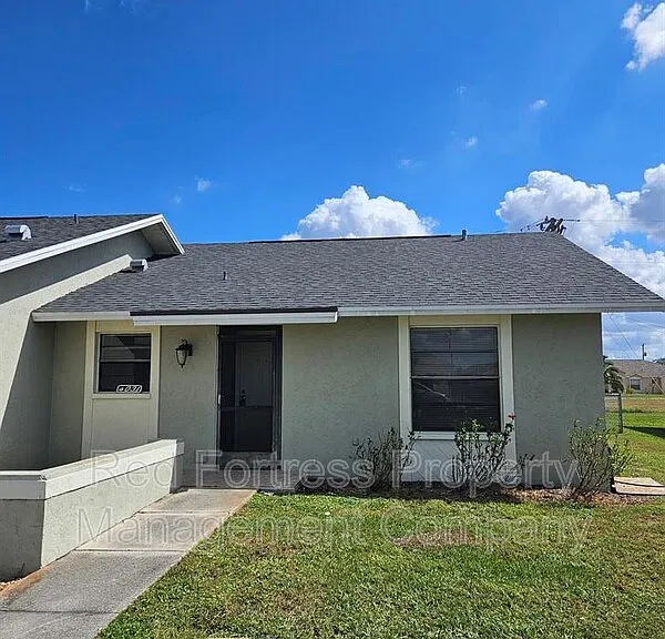 4031 SW 7th Pl — Photo 2