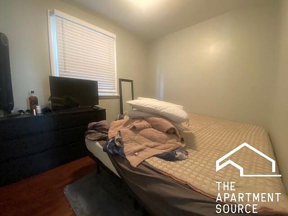 5th image of 2053 W Cuyler Ave #2