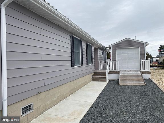 2nd image of 35531 Sussex Ln #14594