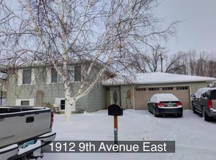 1912 9th Ave E, Williston, ND 58801