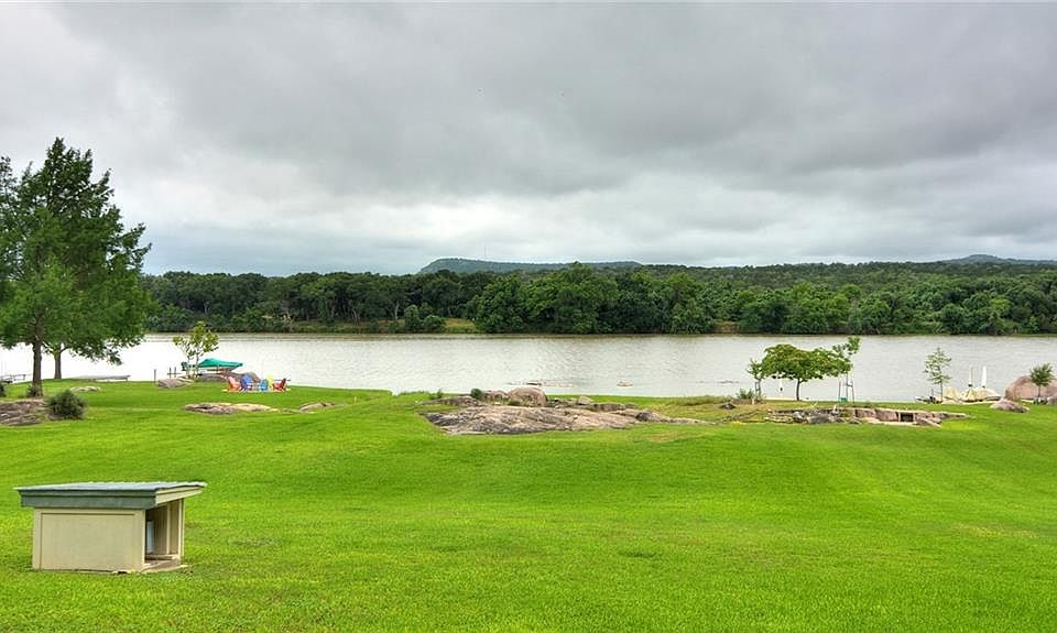 1st image of 3908 River Oaks Dr