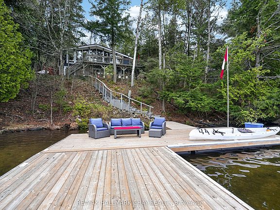 3rd image of 1119 Narrows Rd