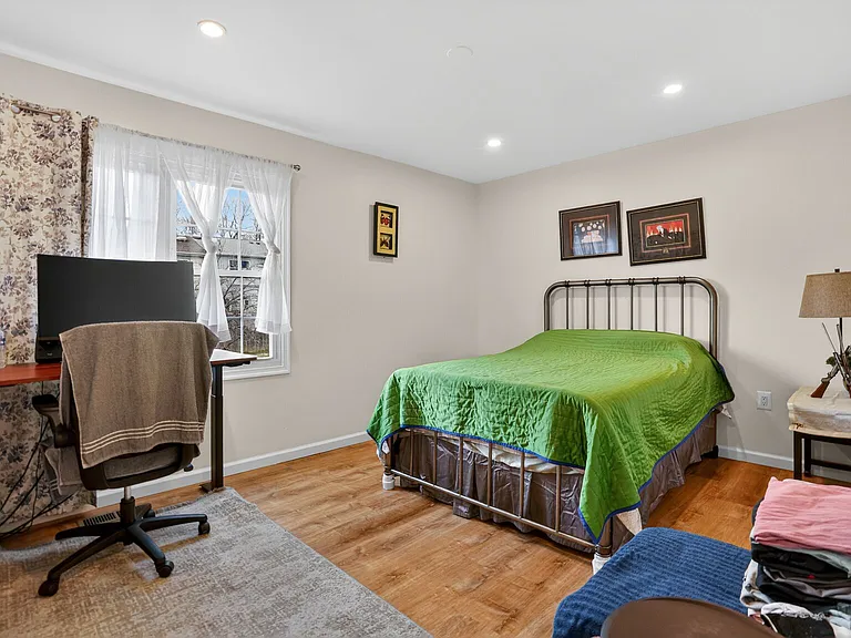 12306 Woodlawn Ct — Photo 3
