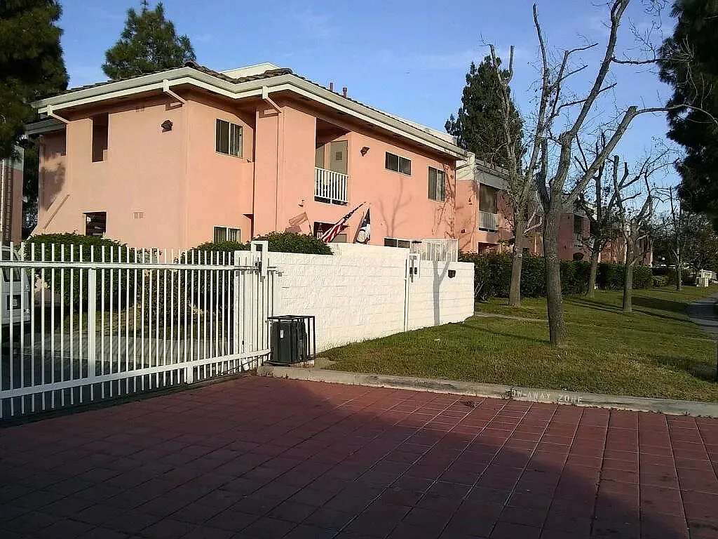 Beverly Villa — Photo 2
