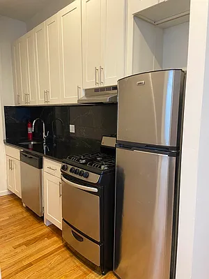 Rented by City Connections Realty | media 8