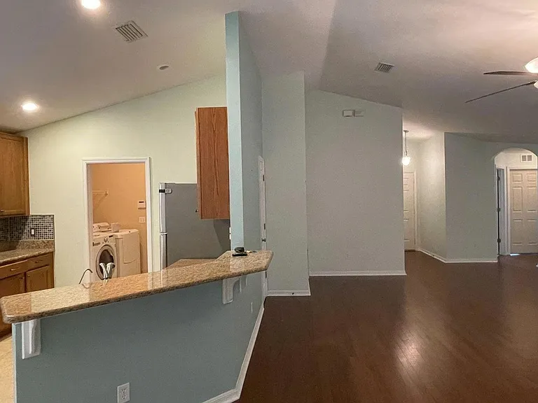 7491 SW 86th Way — Photo 2