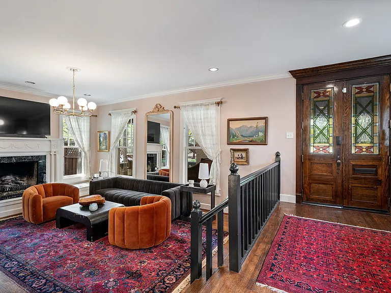 3900 Bowser Ave — Photo 6
