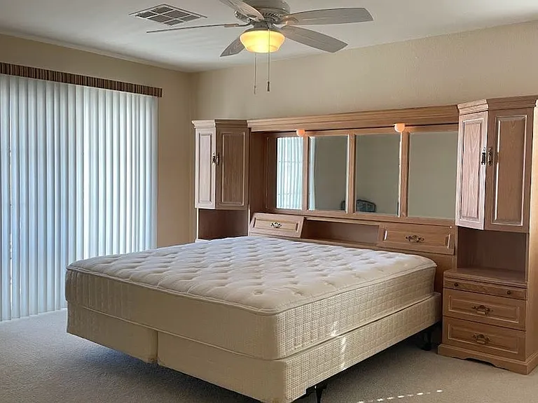 8757 Castle Hill Ave — Photo 45