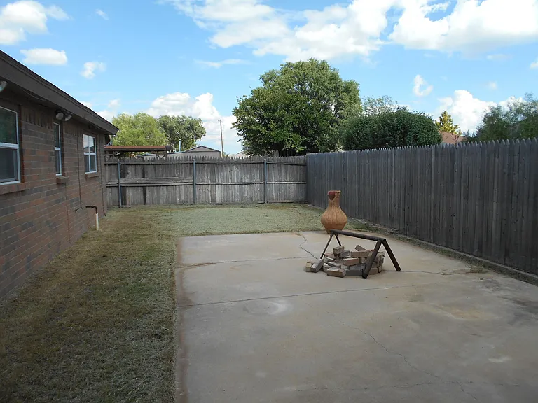 5609 Dartmouth St — Photo 5
