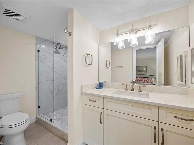 3070 Gulf Shore Blvd N #103 — Photo 23