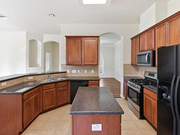10022 Darrell Springs Ln — Photo 16