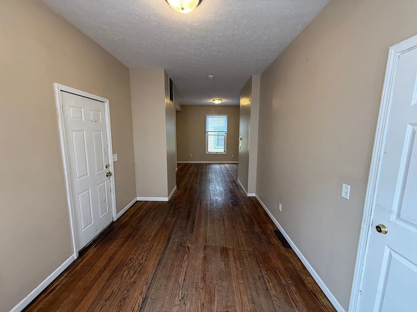 208 W Stadium Ave — Photo 2