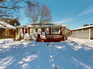 1060 Bryce Ave, Aurora, OH 44202