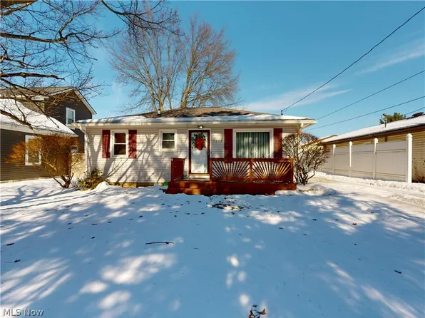 1060 Bryce Ave, Aurora, OH 44202