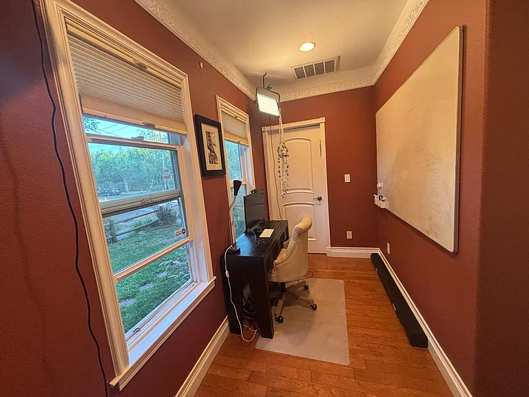 596 Pettis Ave — Photo 16