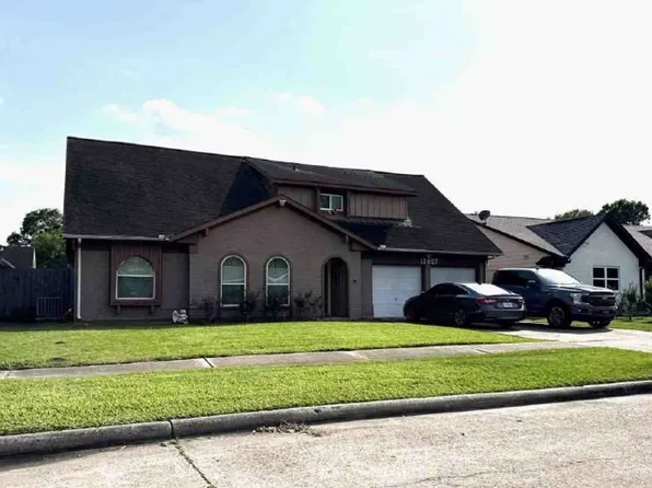 12807 W Club Ln, Houston, TX 77099