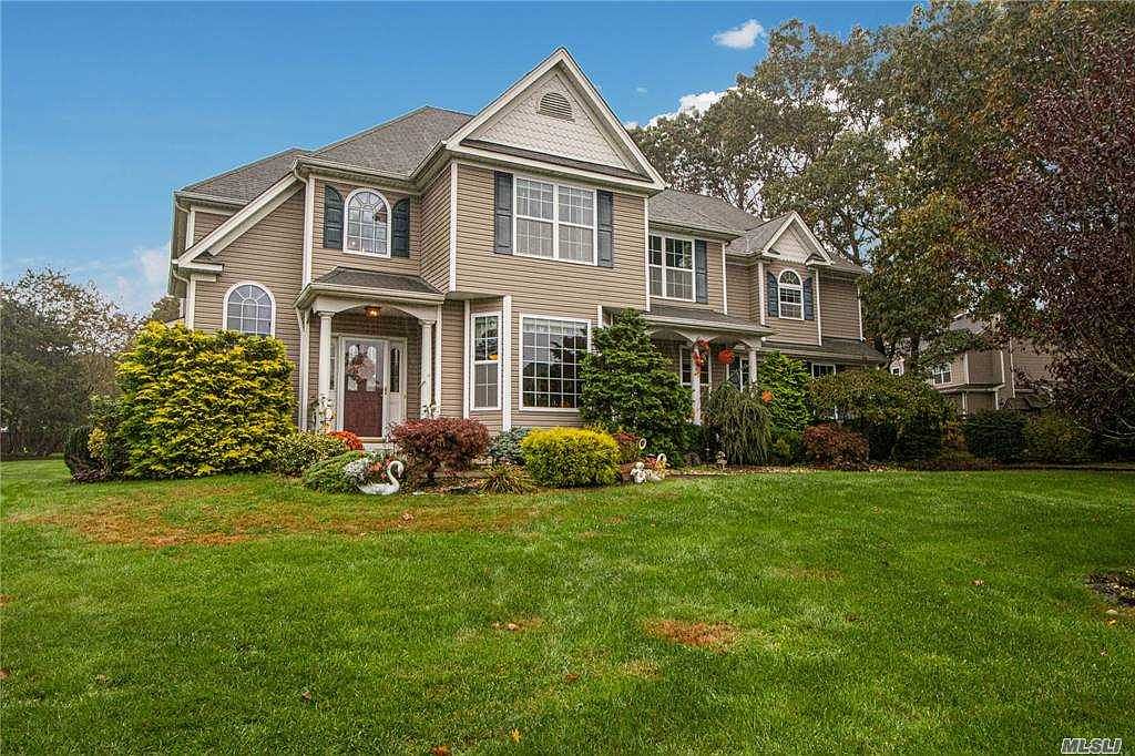 9 Paddock Lane, Medford, NY 11763 Zillow