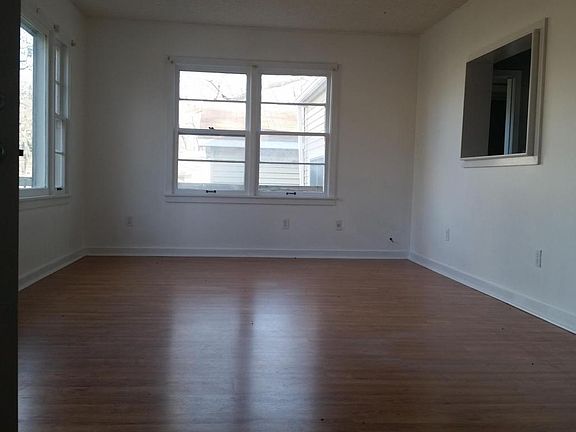 4th image of 108 Pine St