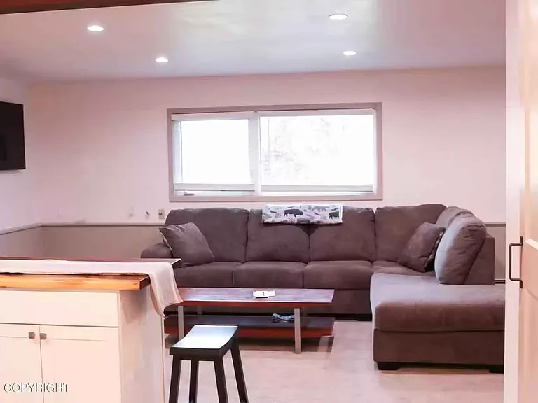 4708 Malibu Rd — Photo 12