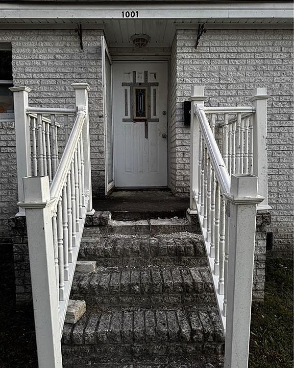 2nd image of 1001 Decatur St