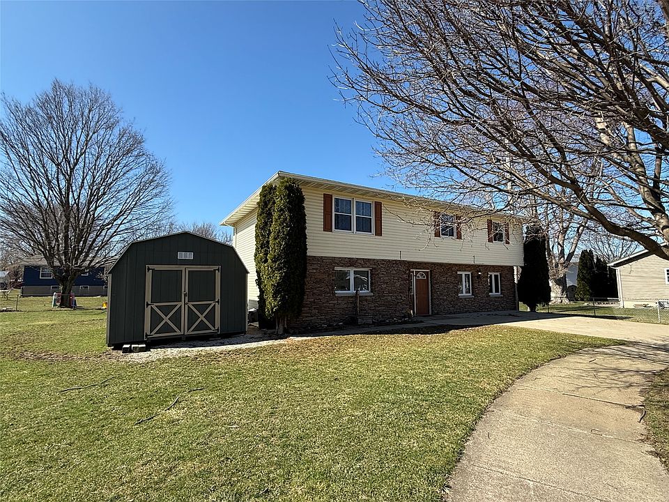 1st image of 49 Crestwood Ln