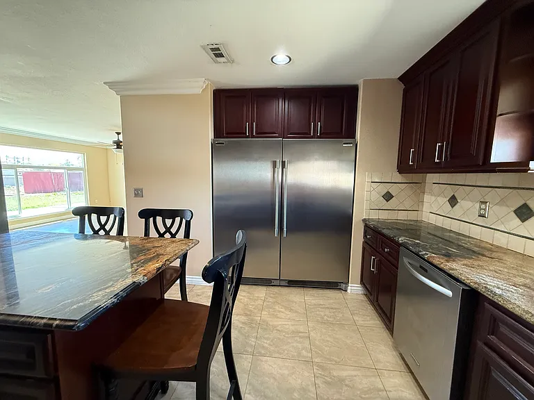 2251 Indian Horse Dr — Photo 3