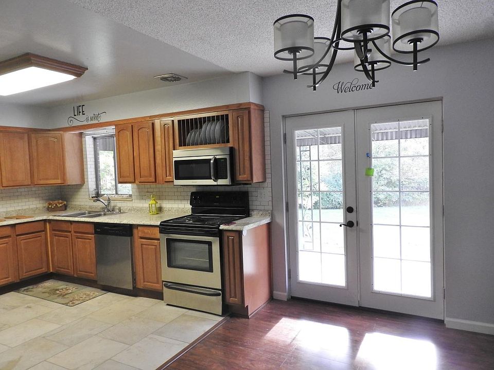 updated kitchen with new stainless steel applances