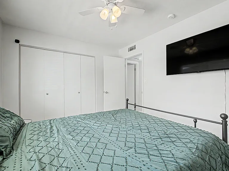 1958 E Laguna Dr — Photo 26
