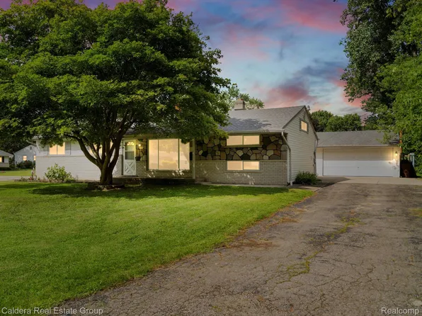 50560 Parsons Dr, Shelby Township, MI 48317