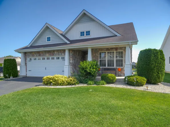 10123 Azalea Dr, Crown Point, IN 46307