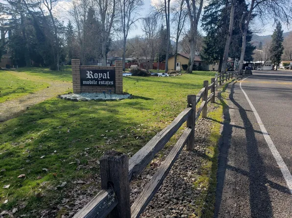 1055 N 5th St Unit 3, Jacksonville, OR 97530