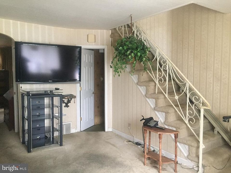 2nd image of 6661 Erdrick St