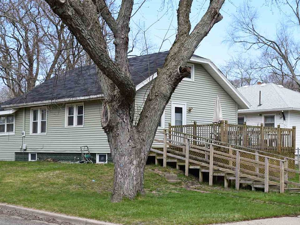 2nd image of 301 E Addison St