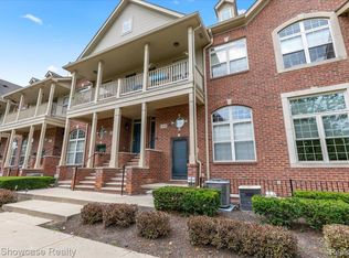 158 Sandy Ln, Walled Lake, MI 48390