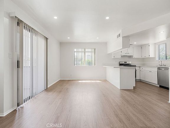 3rd image of 1129 Linden Ave APT 1