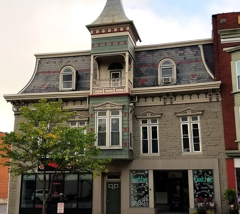 22-26 W Main St