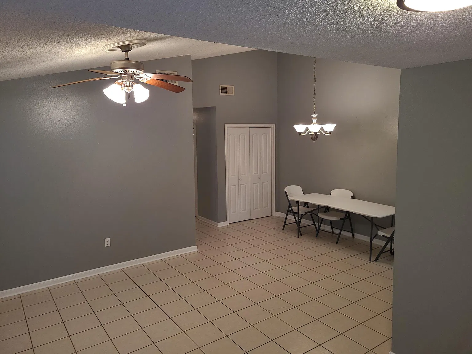 3 bed, 1160 sqft, $1,350 — Photo 2