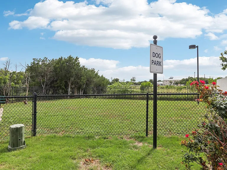 Tuckaway Apartment Homes — Photo 1