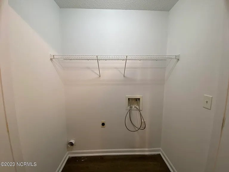 2113 Hurt Dr — Photo 10
