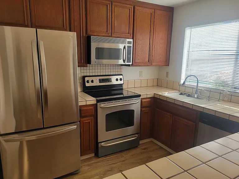 2224 Emerald Hills Cir — Photo 14
