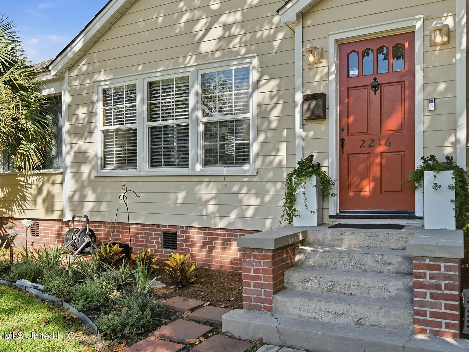 2 bed, 1.5 bath, 1237 sqft, $2,850 — Photo 3