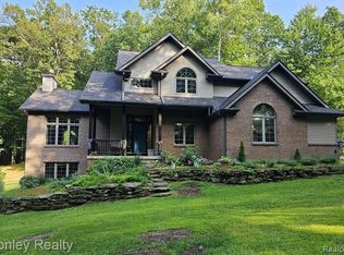 3239 Hillview Dr, Metamora, MI