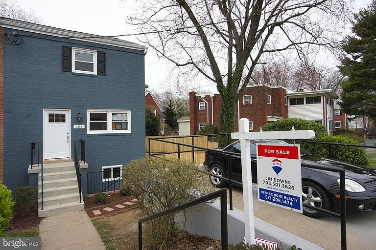 1st image of 6968 Fairfax Dr