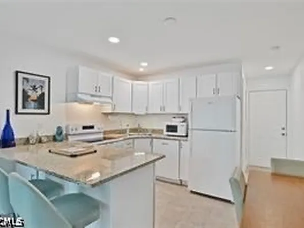131 Eucalyptus Ct, Fort Myers Beach, FL 33931