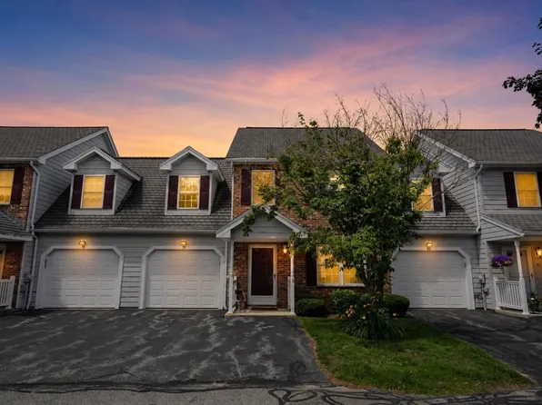 78 Fairway Dr #102, Tewksbury, MA 01876