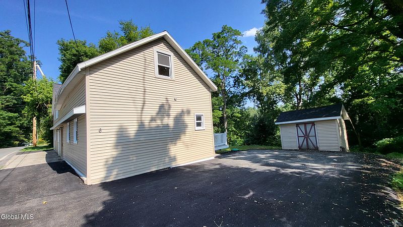 3rd image of 6 Tabor Road